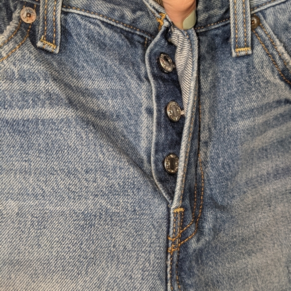 Levi's High-Waisted 150 Shorts - Picture 3 of 7